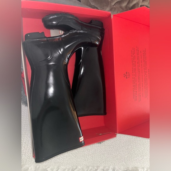Worn one , hunter boots - Picture 2 of 5
